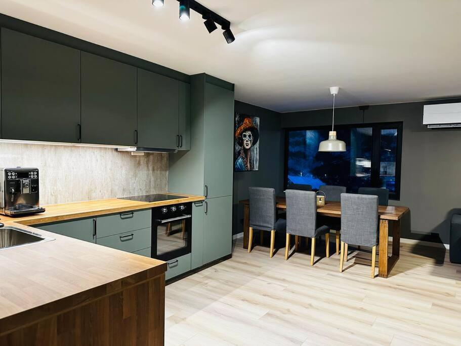 Familievennlig Apartment Тведестранд Екстериор снимка
