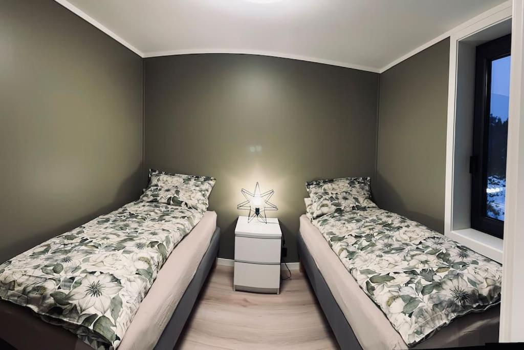 Familievennlig Apartment Тведестранд Екстериор снимка